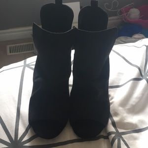 Ladies size 11 shoes